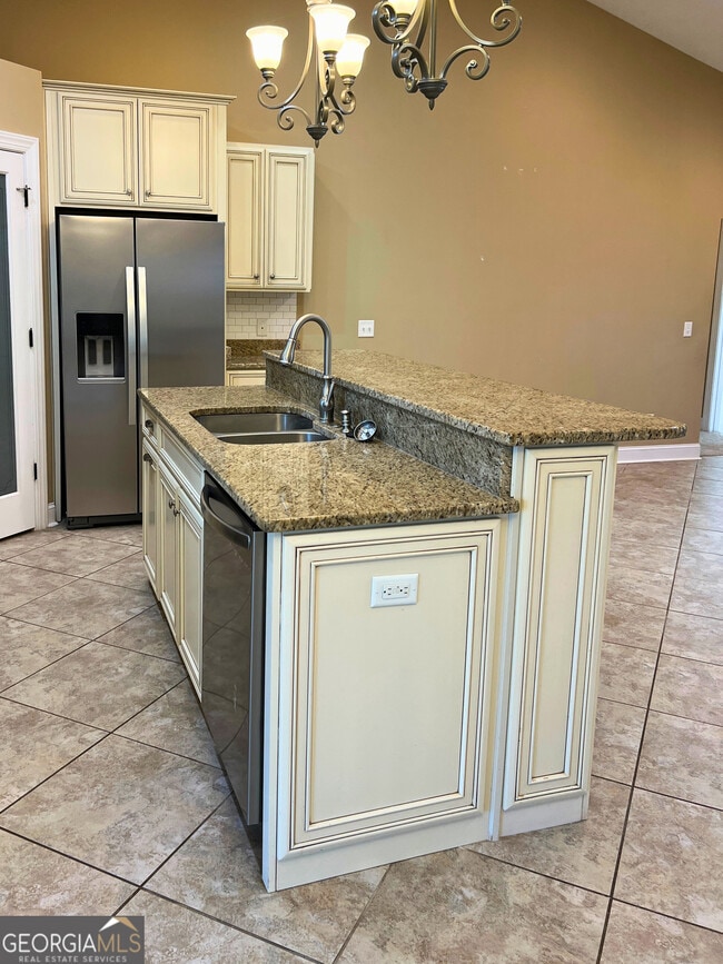 Building Photo - 129 Oarsman Crossing