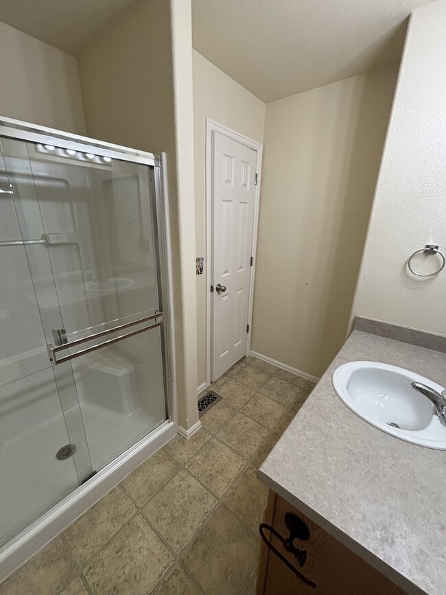 Building Photo - 755 Hailey Glenn View