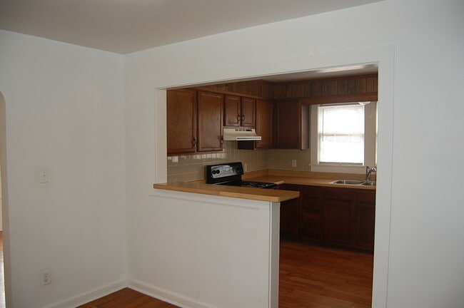 Building Photo - 1719 McClung Ave