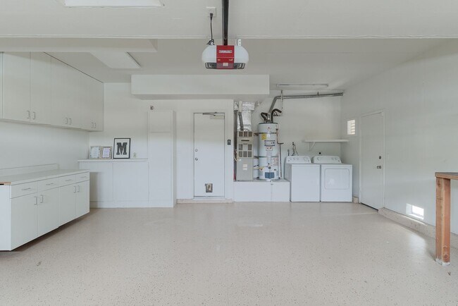 Building Photo - 3 Bedroom 2.5 Bathroom | Spacious Corner Lot Home | Ventura Brock Hills| Ventura