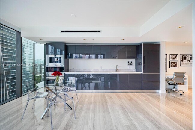 Building Photo - 1451 Brickell Ave