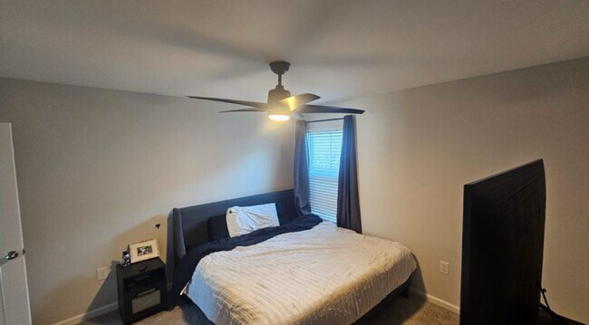Building Photo - 9 Whispering Oaks Cir