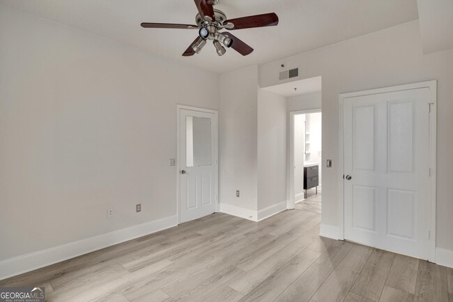 Building Photo - 1101 Juniper St NE