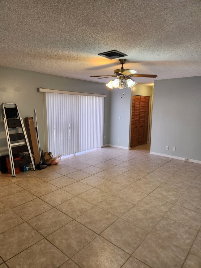 Building Photo - 1303 Peppertree Trl