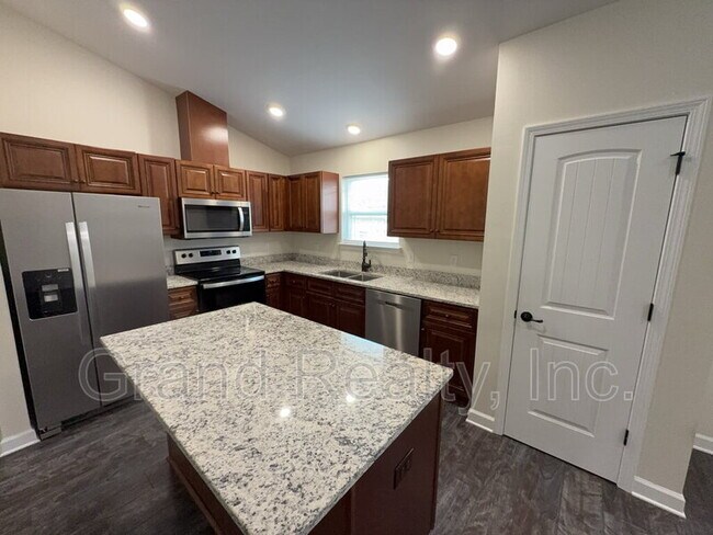 Building Photo - 4025 Brittany Ln