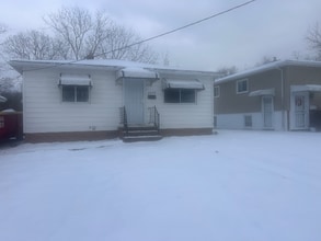 Building Photo - 4655 E 175th St