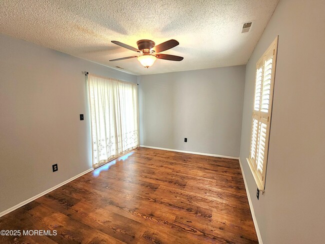 Building Photo - 119 Hyacinth Ln