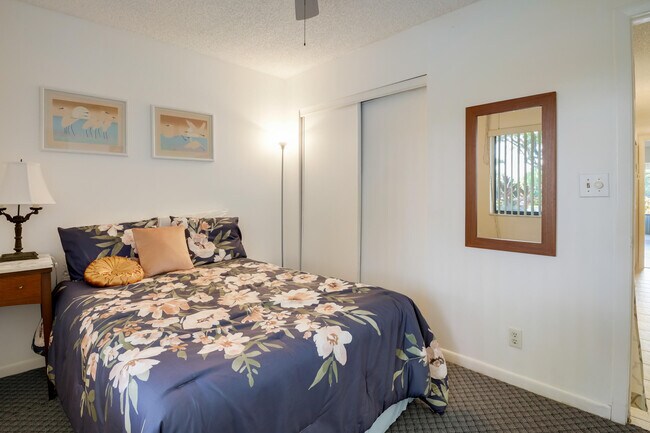 Building Photo - 3154 Via Poinciana