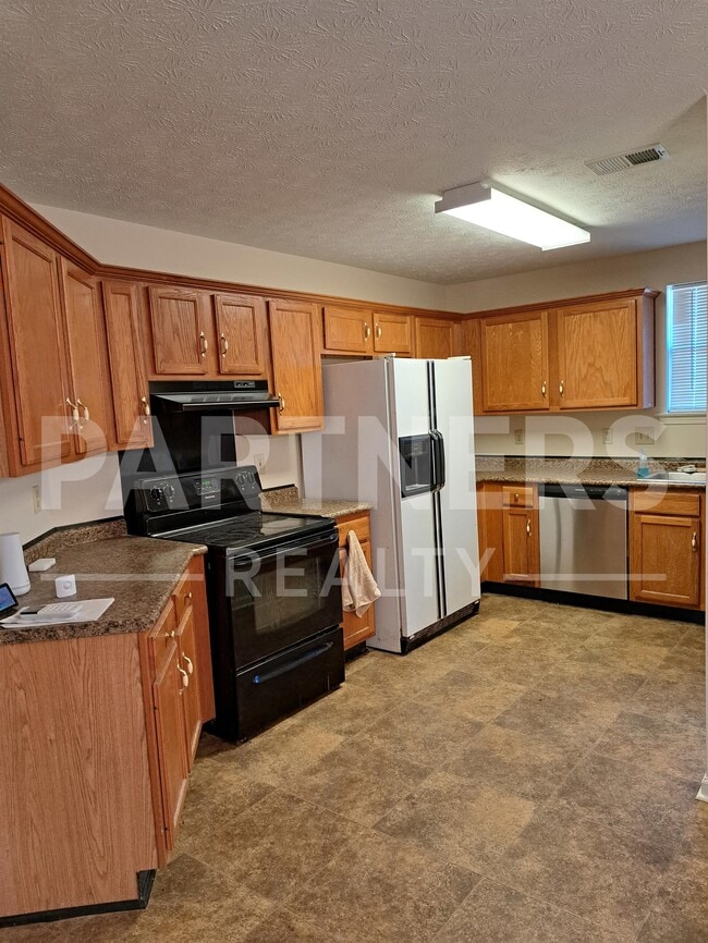 Building Photo - 844 Brookland Curv