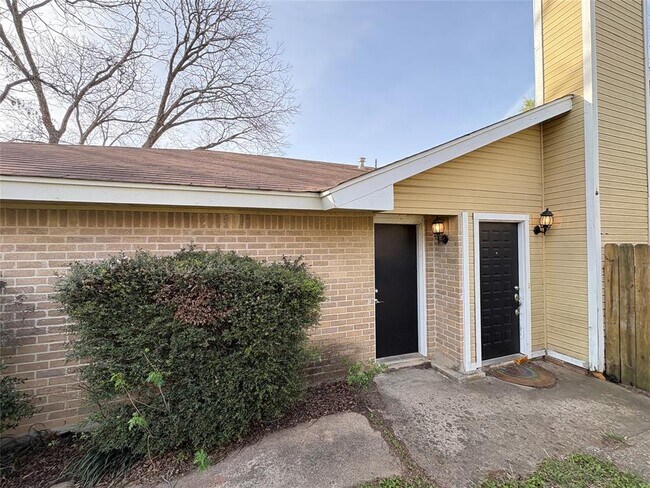 Building Photo - 12814 Hymeadow Dr