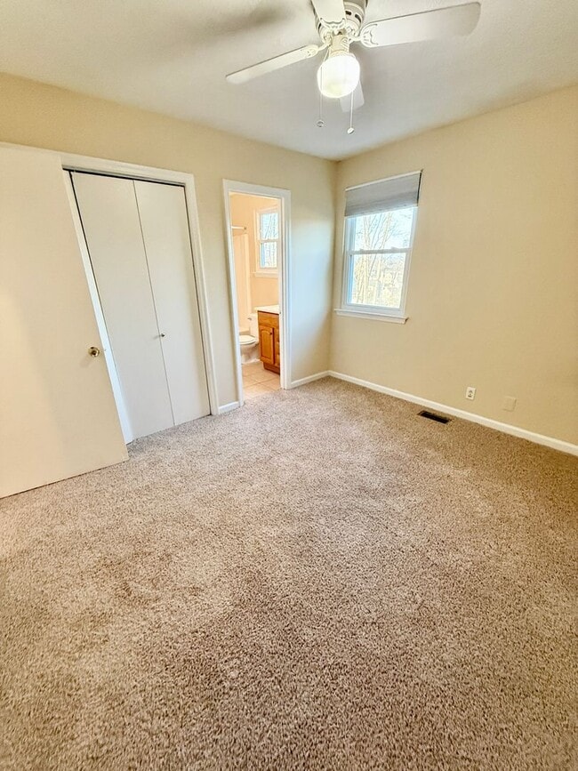 Building Photo - 3 Bed 2 Bath with Amenities in Hermitage for $1700/mo!