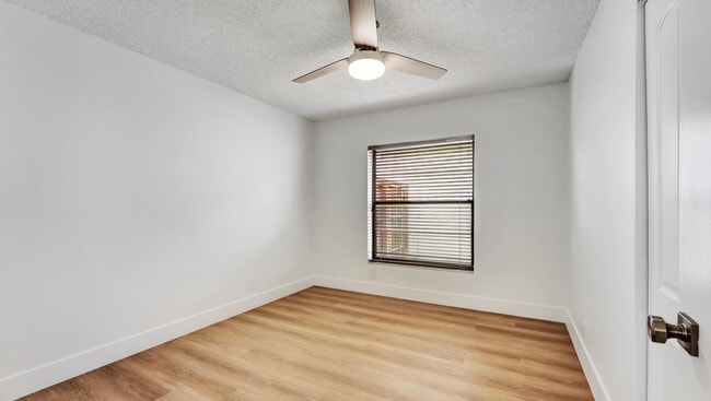 Building Photo - 20977 Country Creek Dr
