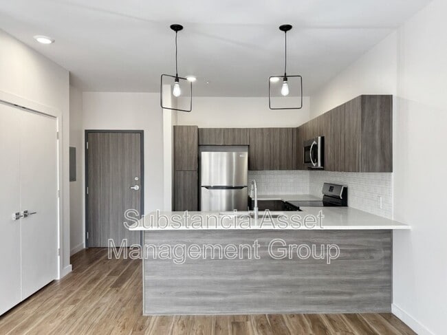 Building Photo - 1641 Midtown Pl