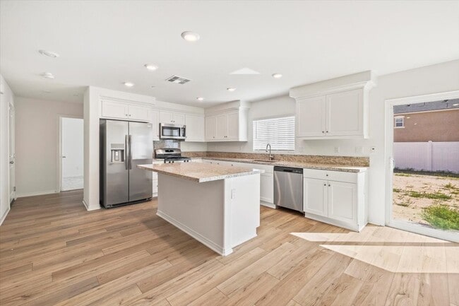 Building Photo - 5547 Lasso Dr