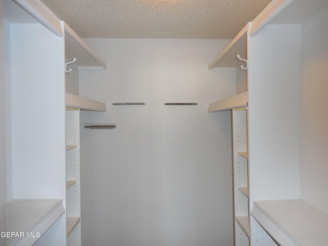 Building Photo - 3241 Point Ct