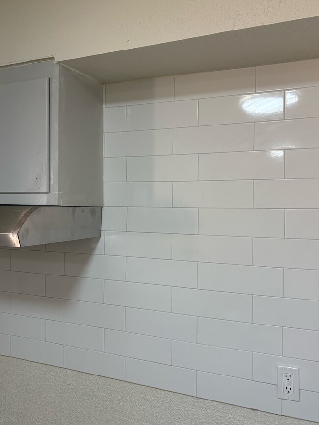 Building Photo - 1414 S 11th St