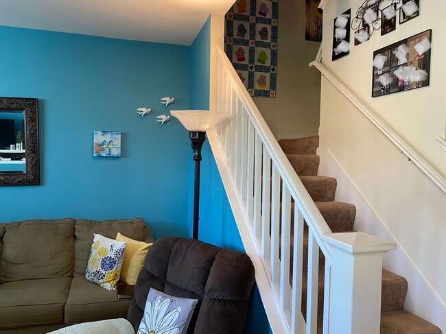 Building Photo - 348 Powerscourt Way