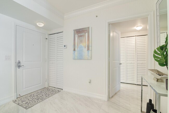 Building Photo - 99 SE Mizner Blvd