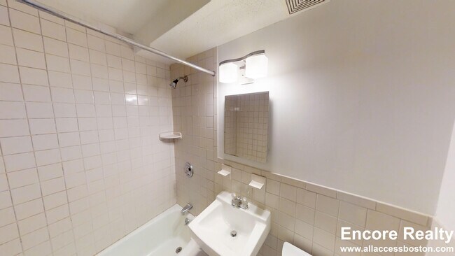 Building Photo - 14 Murdock St