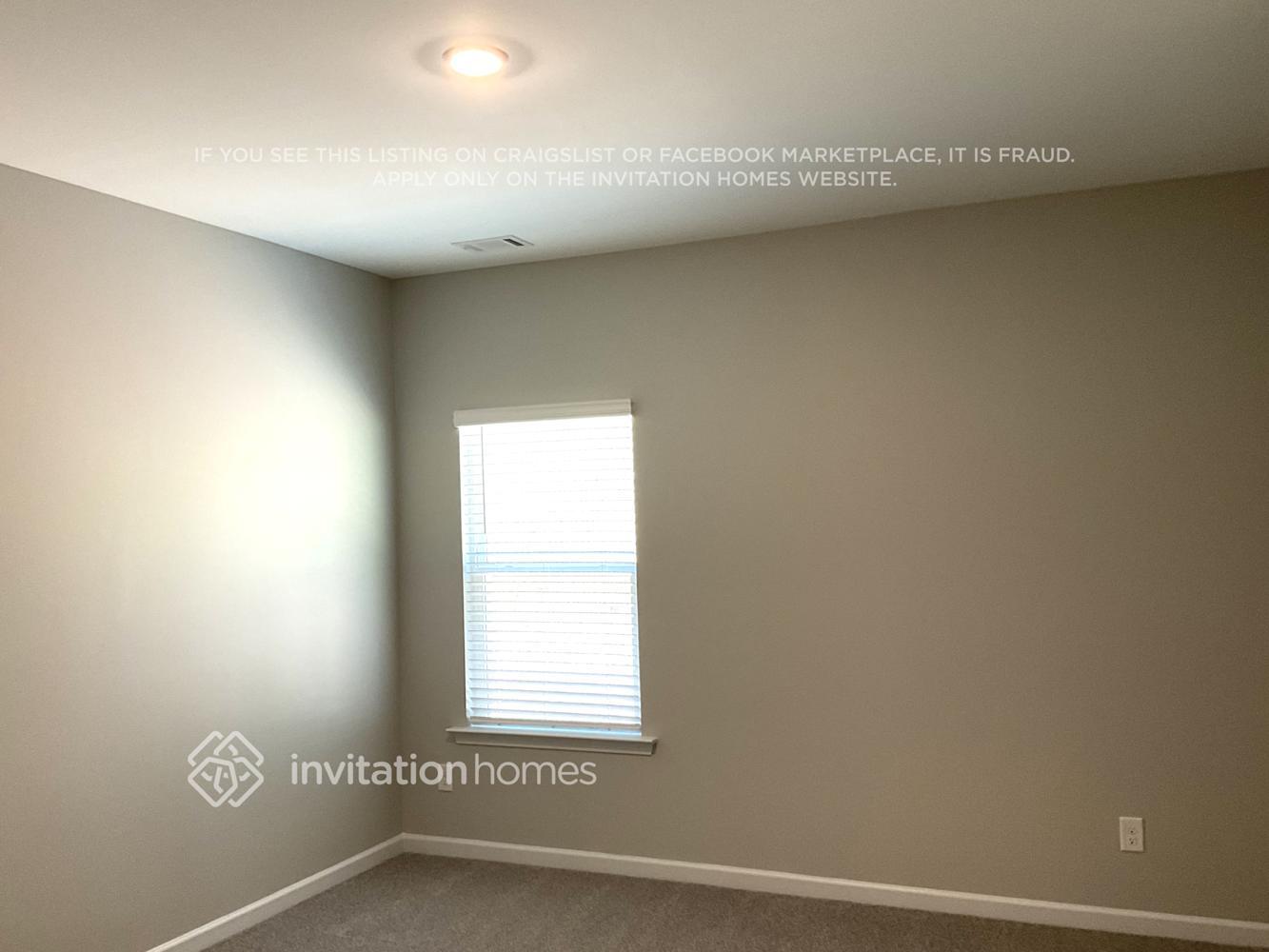 Building Photo - 3050 Azteca Wy