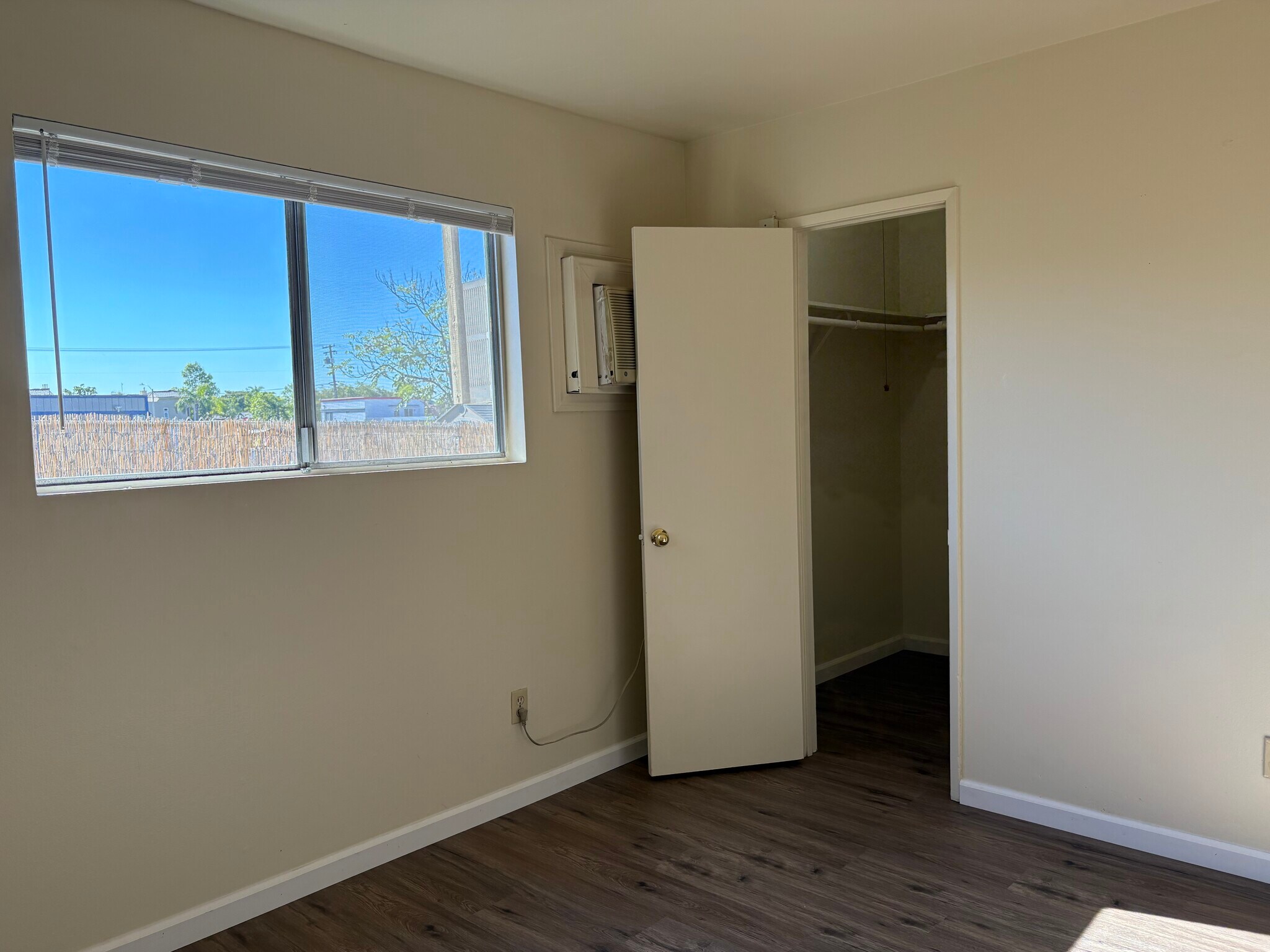 Building Photo - 1218 Presioca St