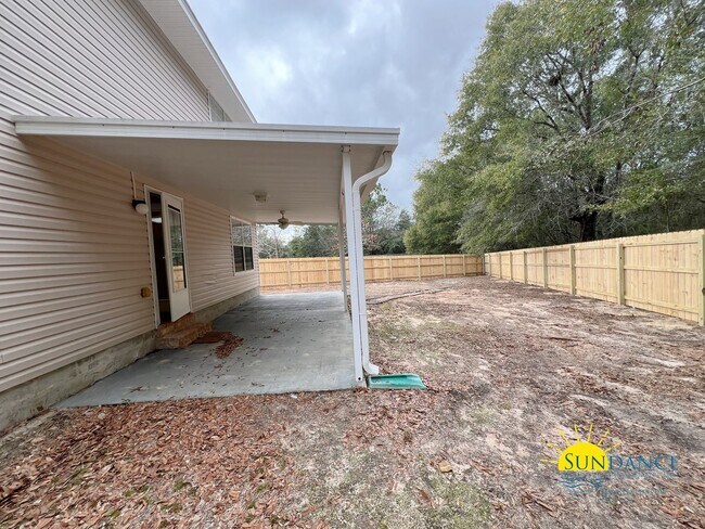 Building Photo - Updated 4 Bedroom Home in Crestview