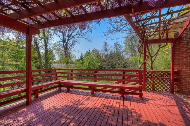 Building Photo - 507 Stonegate Dr