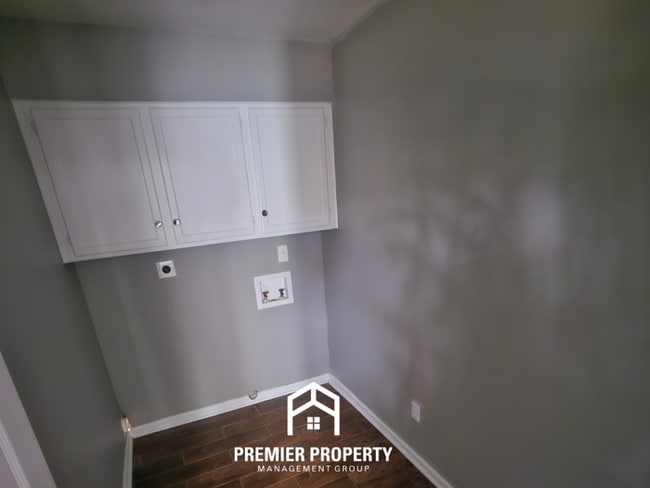 Building Photo - Spacious 4BR Germantown Home w/ Fireplace & Fenced Yard