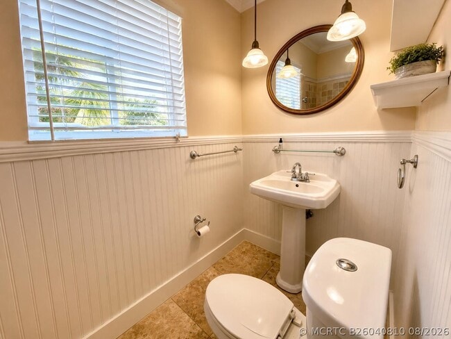 Building Photo - 2031 Pleasant Dr