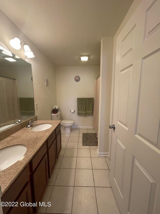 Building Photo - 15 Kempton Pl