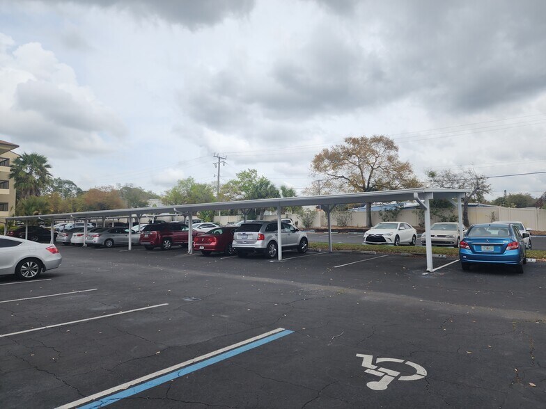 Building Photo - 305 30th Ave W