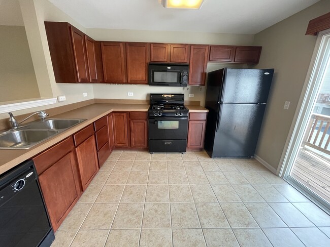 Building Photo - 14607 Paul Revere Ln