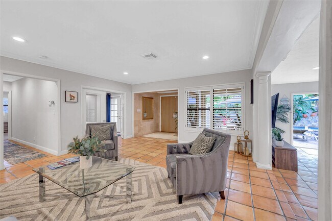 Building Photo - 2757 NE 20th St