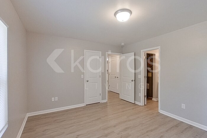 Building Photo - 102 Amber Mill Cir