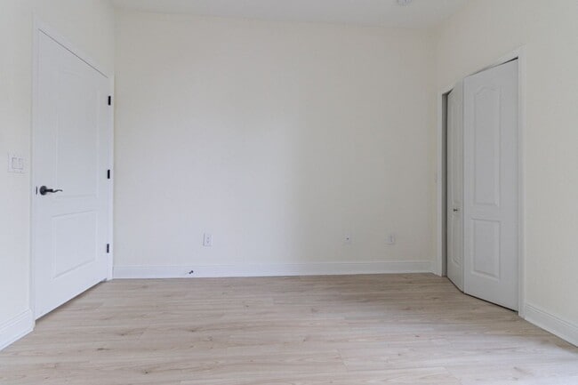 Building Photo - 4301 SW 160th Ave