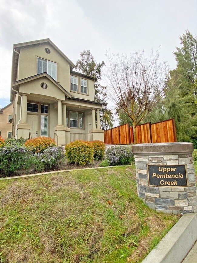 Building Photo - 1715 Salamoni Ct