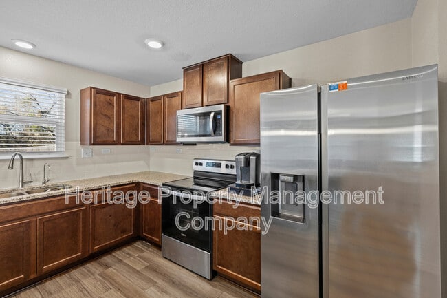 Building Photo - 1915 Overlook Knoll