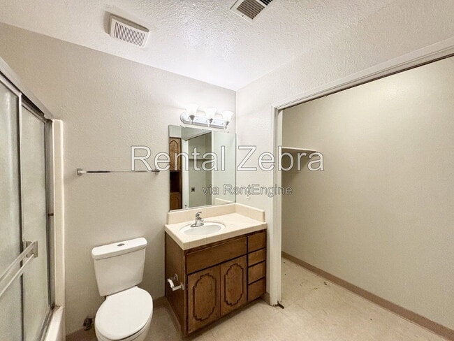 Building Photo - 3357 San Ramon Ct