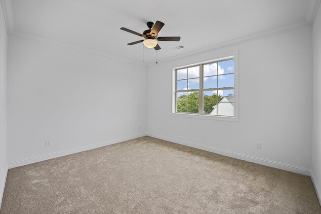 Building Photo - Newer Custom Brick Home in Lebanon