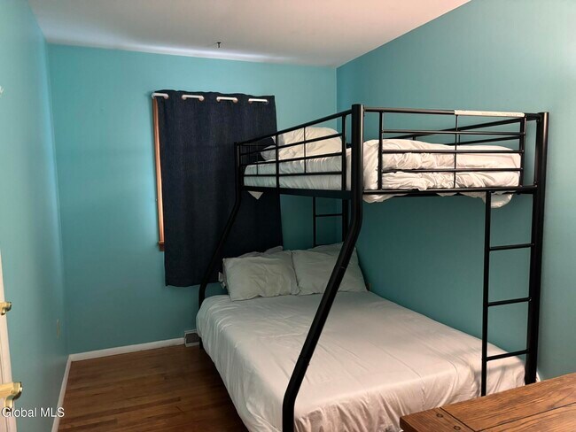 Building Photo - 52 Trottingham Rd