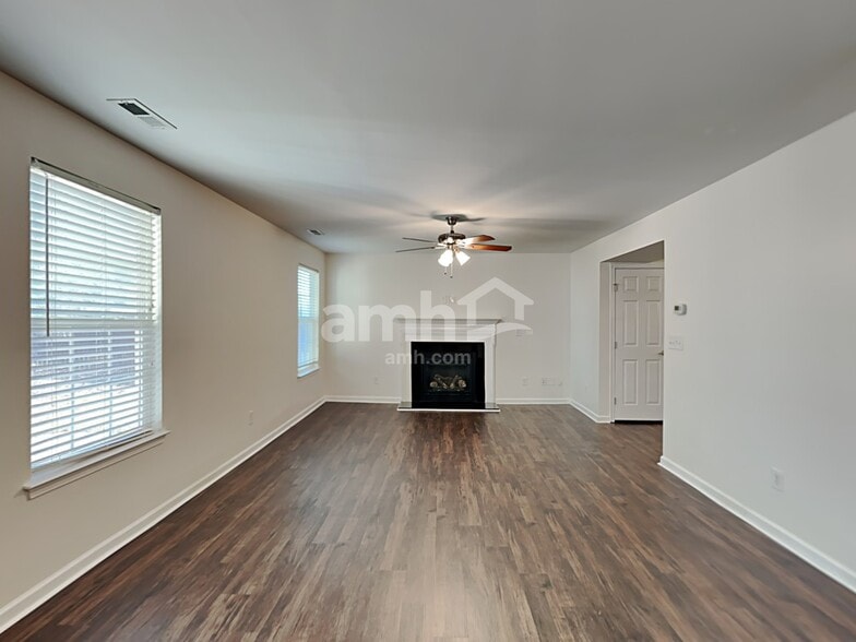 Building Photo - 4462 Roundwood Ct