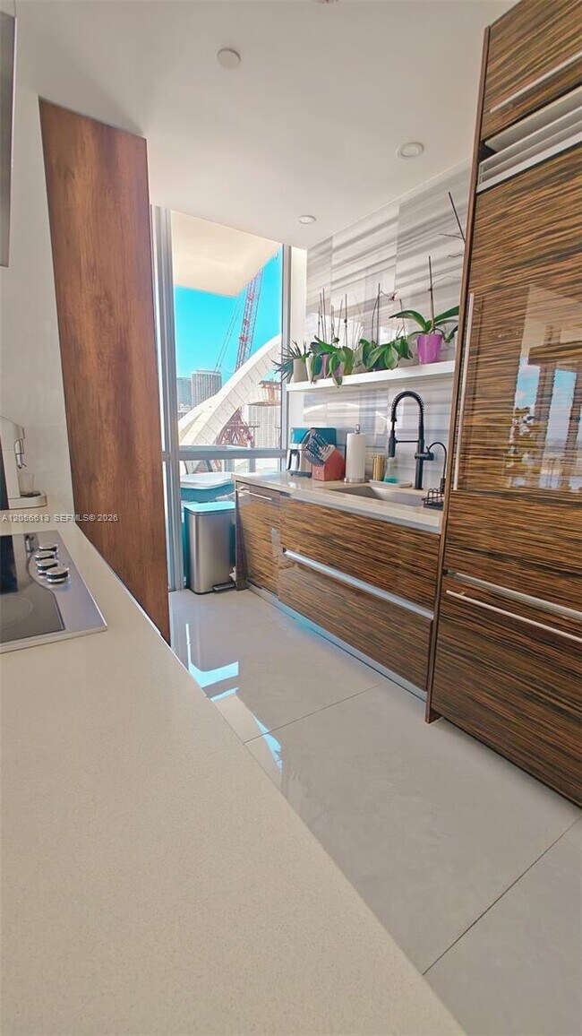 Building Photo - 1100 Biscayne Blvd