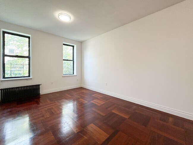 Building Photo - 607 W 137th St