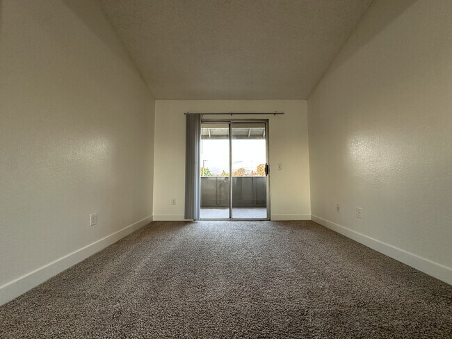 Building Photo - 3706 Lytle Creek Loop