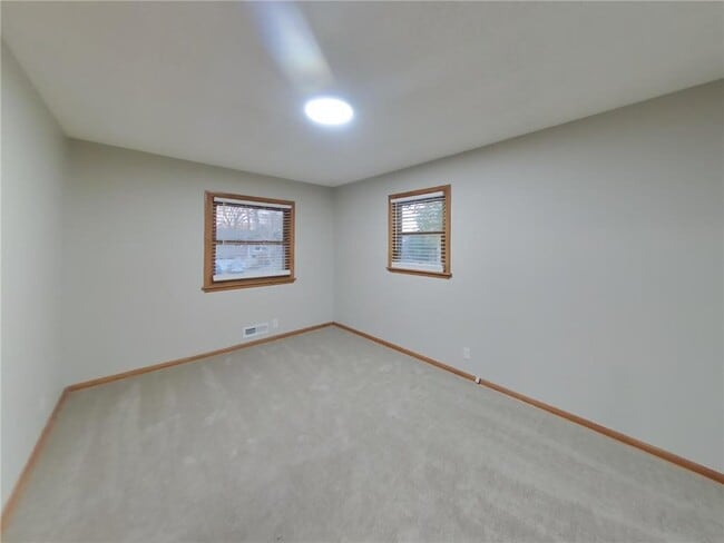 Building Photo - 6928 45th Pl N