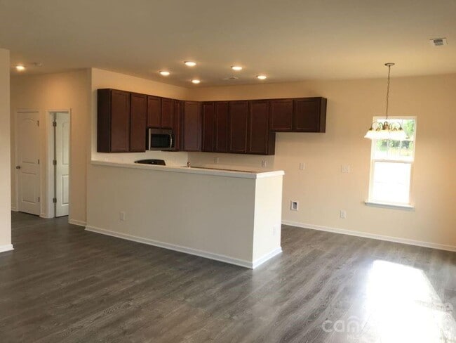 Building Photo - 7336 Jane Parks Way
