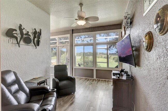 Building Photo - 2500 Castle Pines St