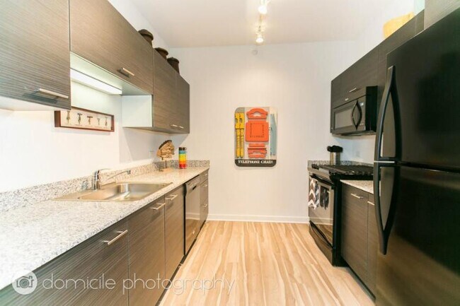 Building Photo - 0 bedroom in 708 IL 60654