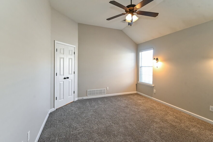 Building Photo - 5899 Antler Trail