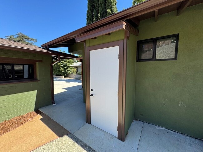 Building Photo - 8220 Edison Dr